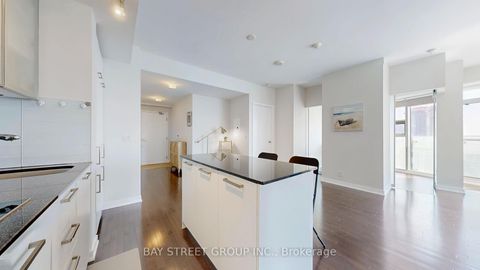 Photo 9 at 5903 - 14 York Street, Waterfront Communities C1, Toronto