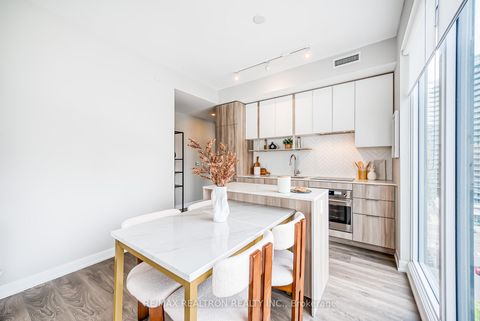 Photo 9 at 908 - 15 Holmes Avenue, Willowdale East, Toronto