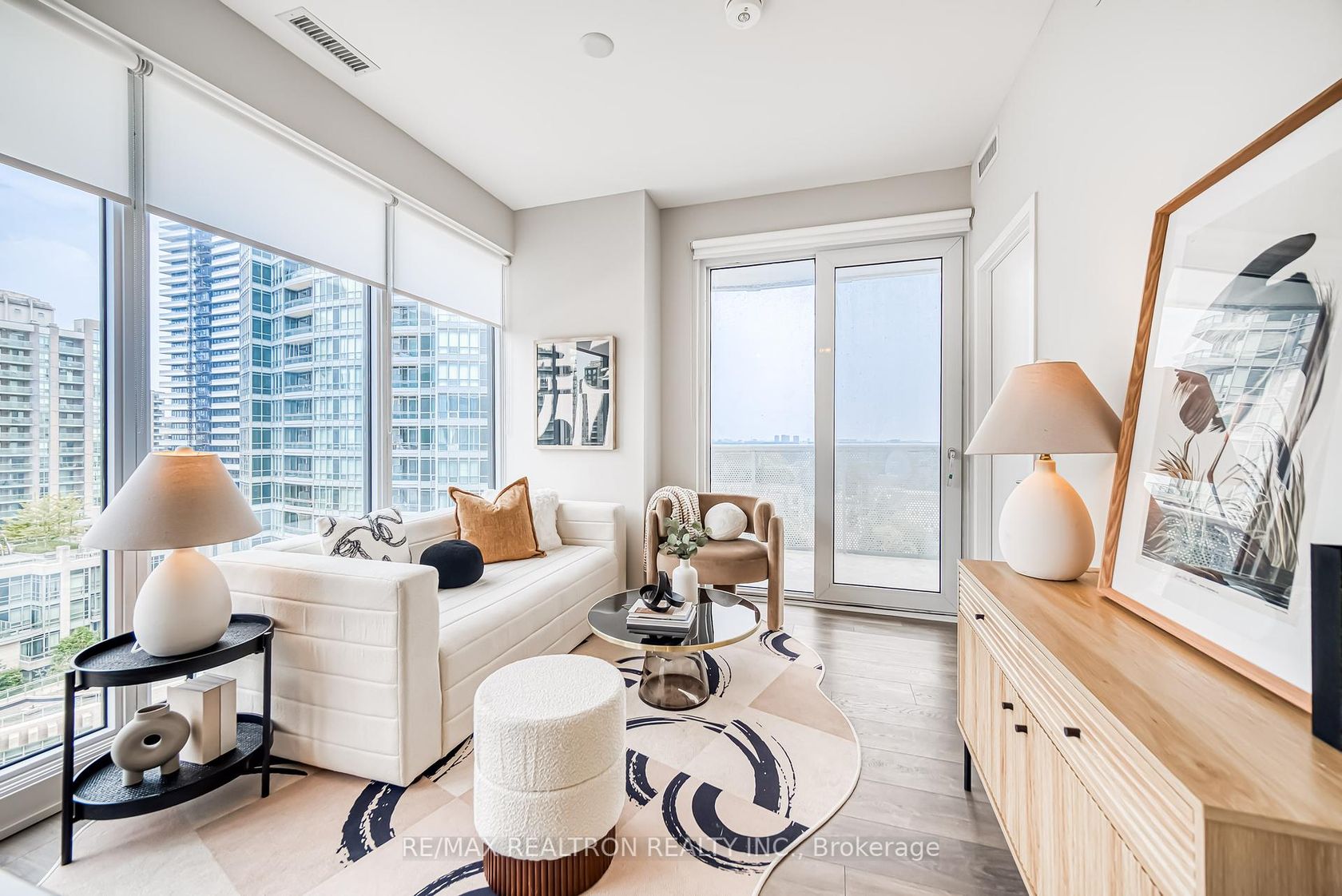 908 - 15 Holmes Avenue, Willowdale East, Toronto photo number 2 908 - 15 Holmes Avenue, Willowdale East, Toronto photo number 2