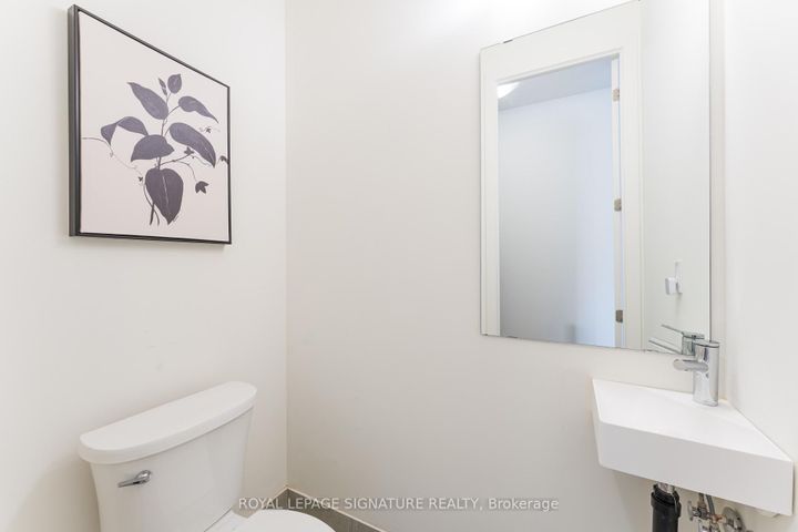 Photo 12 at 1007 - 14 David Eyer Road, Rural Richmond Hill, Richmond Hill