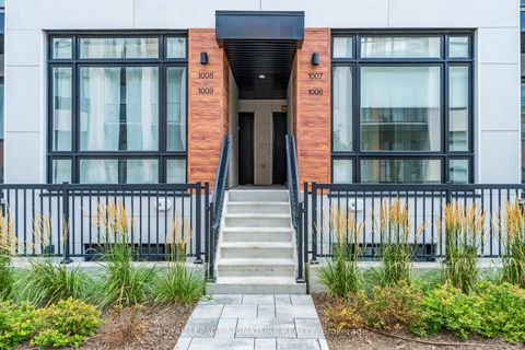 Photo 1 at 1007 - 14 David Eyer Road, Rural Richmond Hill, Richmond Hill