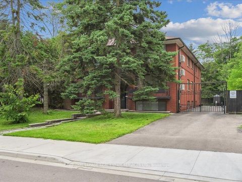 Photo 2 at 18 Thirty Third Street, Long Branch, Toronto