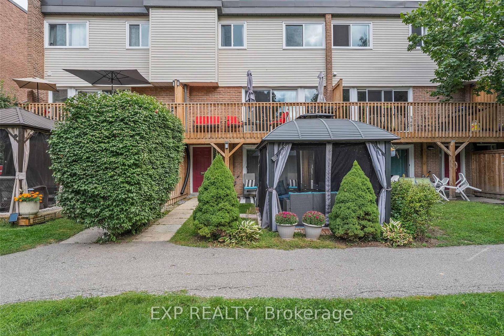 299 Milestone Crescent, Aurora Village, Aurora 