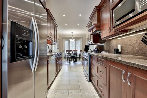 Photo 2 at 135 Heatherton Way, Yorkhill, Vaughan