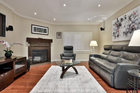 Photo 8 at 135 Heatherton Way, Yorkhill, Vaughan