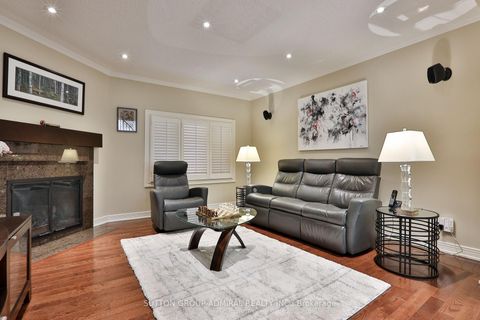 Photo 9 at 135 Heatherton Way, Yorkhill, Vaughan