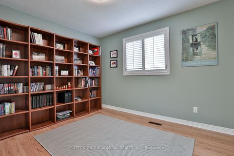 Photo 33 at 135 Heatherton Way, Yorkhill, Vaughan