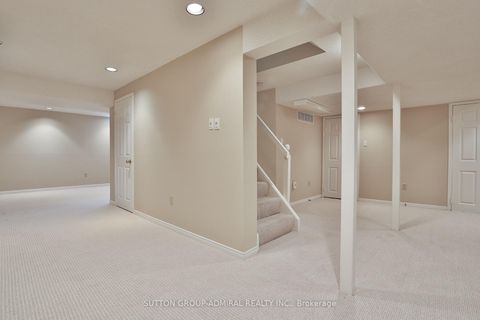 Photo 39 at 135 Heatherton Way, Yorkhill, Vaughan