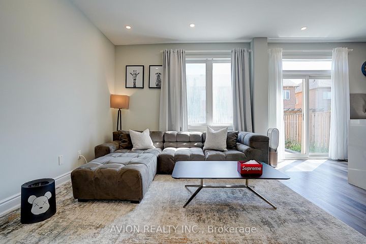 Photo 3 at 67 Oakford Drive, Cachet, Markham