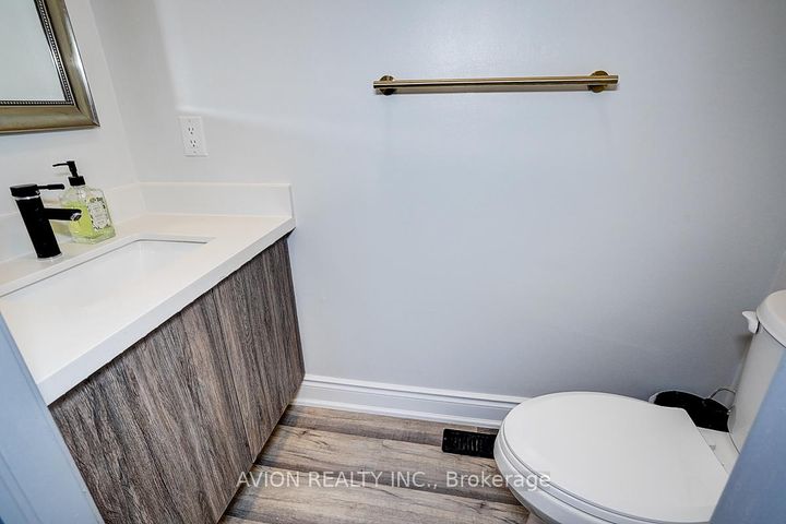 Photo 12 at 67 Oakford Drive, Cachet, Markham