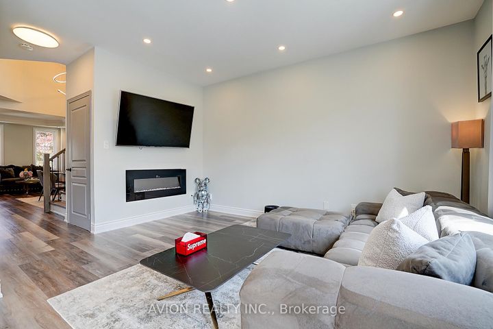 Photo 19 at 67 Oakford Drive, Cachet, Markham