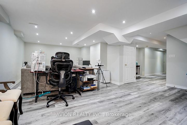 Photo 33 at 67 Oakford Drive, Cachet, Markham
