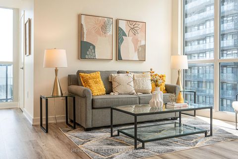 Photo 4 at 706 - 85 Queens Wharf Road, Waterfront Communities C1, Toronto