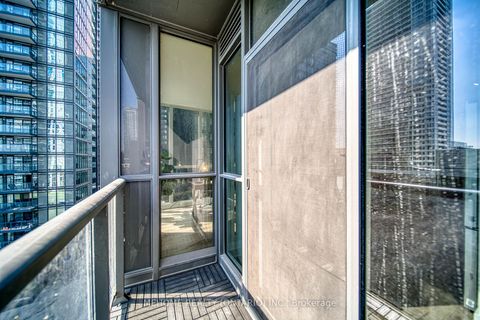 Photo 29 at 706 - 85 Queens Wharf Road, Waterfront Communities C1, Toronto