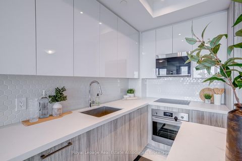 Photo 5 at 607 - 2481 Taunton Road, RO River Oaks, Oakville