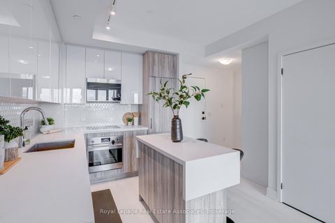 Photo 7 at 607 - 2481 Taunton Road, RO River Oaks, Oakville