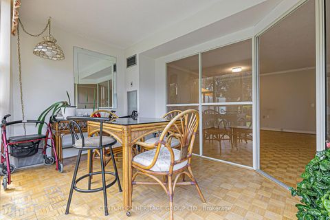 Photo 5 at 110 - 20 Baif Boulevard, North Richvale, Richmond Hill
