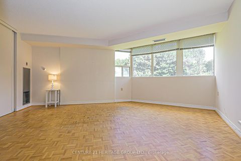 Photo 7 at 110 - 20 Baif Boulevard, North Richvale, Richmond Hill
