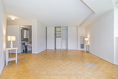 Photo 8 at 110 - 20 Baif Boulevard, North Richvale, Richmond Hill