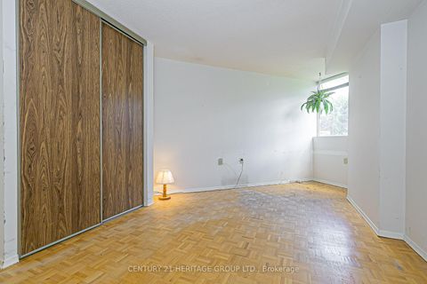 Photo 10 at 110 - 20 Baif Boulevard, North Richvale, Richmond Hill