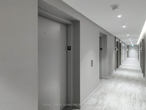 Photo 4 at 605 - 161 Roehampton Avenue, Mount Pleasant East, Toronto