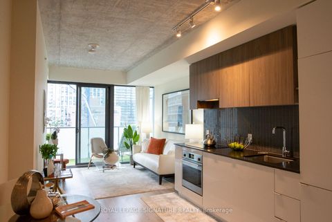 Photo 6 at 605 - 161 Roehampton Avenue, Mount Pleasant East, Toronto