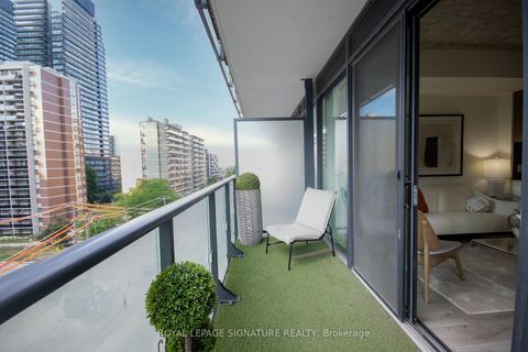 Photo 13 at 605 - 161 Roehampton Avenue, Mount Pleasant East, Toronto