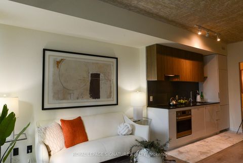 Photo 16 at 605 - 161 Roehampton Avenue, Mount Pleasant East, Toronto