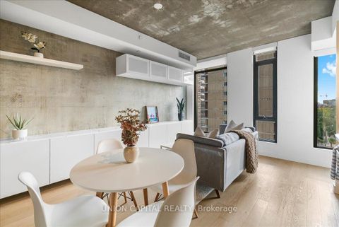 Photo 3 at 505 - 111 Bathurst Street, Waterfront Communities C1, Toronto