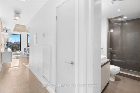 Photo 9 at 505 - 111 Bathurst Street, Waterfront Communities C1, Toronto
