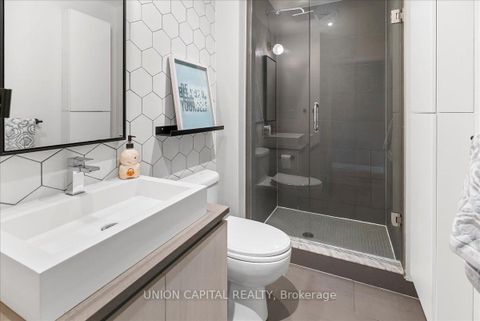 Photo 10 at 505 - 111 Bathurst Street, Waterfront Communities C1, Toronto