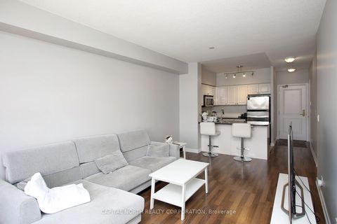 Photo 6 at 715 - 9225 Jane Street, Maple, Vaughan