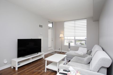 Photo 7 at 715 - 9225 Jane Street, Maple, Vaughan