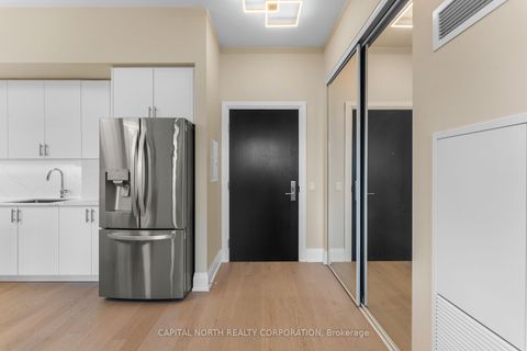 Photo 3 at 610 - 9000 Jane Street, Vellore Village, Vaughan