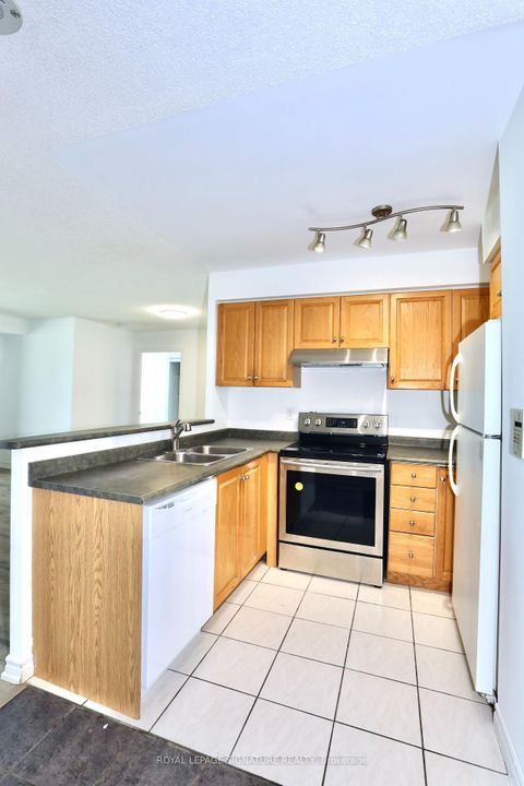 Photo 4 at 1116 - 7 Lorraine Drive, Willowdale West, Toronto