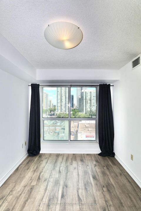 Photo 12 at 1116 - 7 Lorraine Drive, Willowdale West, Toronto