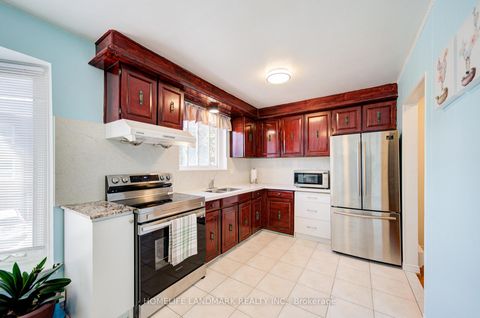 Photo 12 at 12 - 90 Crockamhill Drive, Agincourt North, Toronto