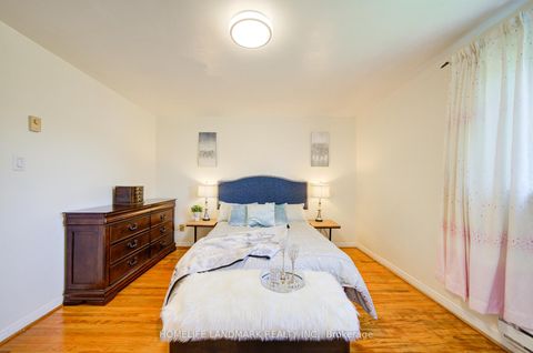 Photo 18 at 12 - 90 Crockamhill Drive, Agincourt North, Toronto
