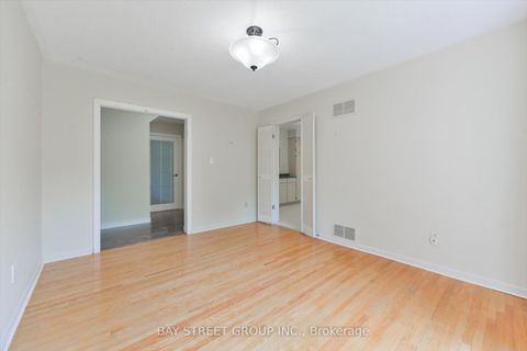 Photo 9 at 33 Kilchurn Castle Drive, Sullivan, Toronto