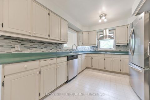 Photo 11 at 33 Kilchurn Castle Drive, Sullivan, Toronto