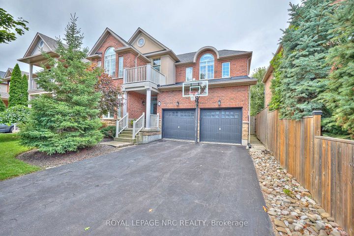 Photo 1 at 27 Goldeye Drive, Winona Park, Hamilton