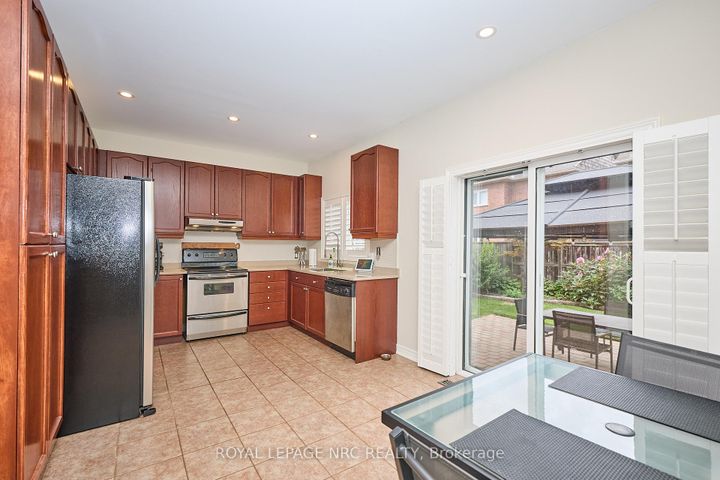Photo 8 at 27 Goldeye Drive, Winona Park, Hamilton
