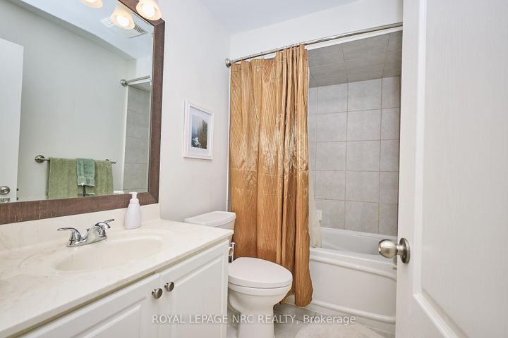 Photo 14 at 27 Goldeye Drive, Winona Park, Hamilton