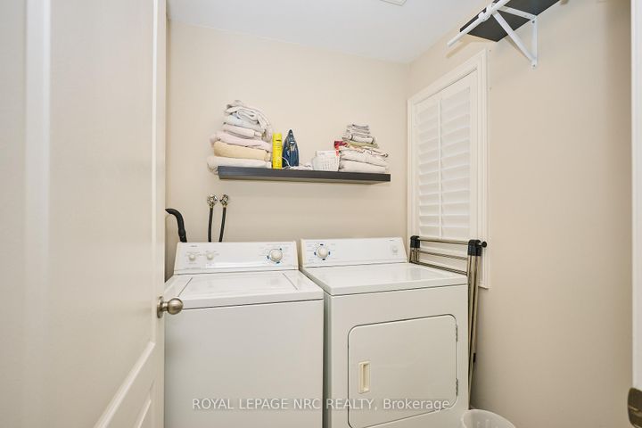 Photo 15 at 27 Goldeye Drive, Winona Park, Hamilton