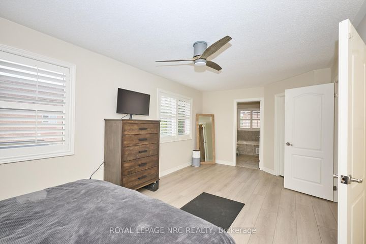 Photo 24 at 27 Goldeye Drive, Winona Park, Hamilton