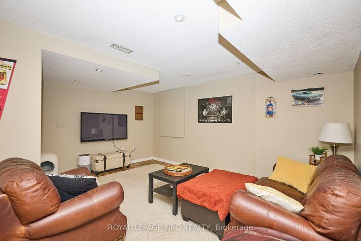 Photo 33 at 27 Goldeye Drive, Winona Park, Hamilton