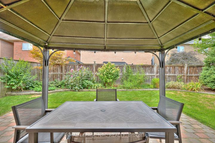 Photo 34 at 27 Goldeye Drive, Winona Park, Hamilton