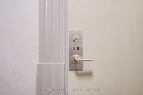 Photo 4 at 201 - 319 Merton Street, Mount Pleasant West, Toronto