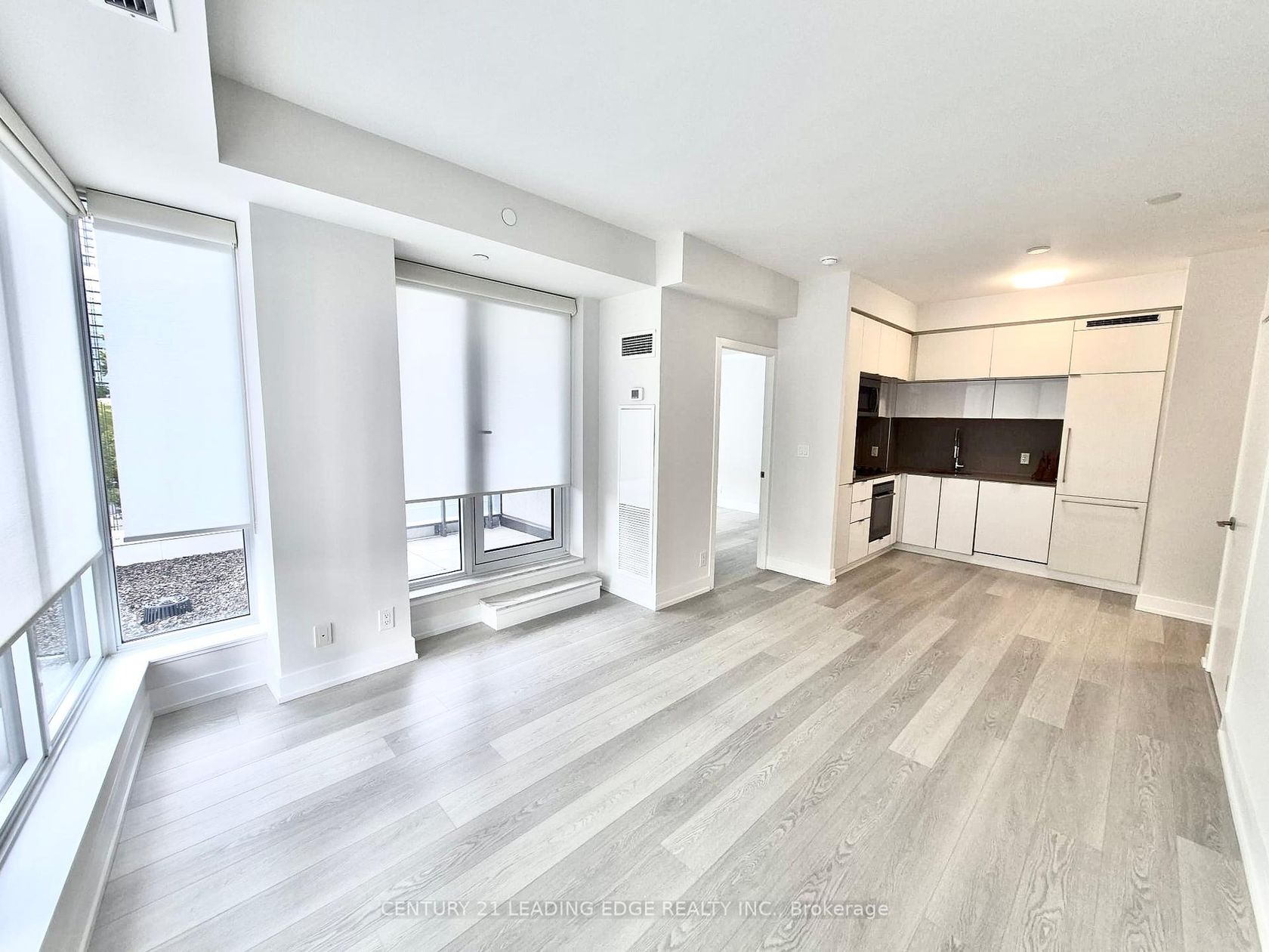 209 - 28 AVONDALE Avenue, Willowdale East, Toronto 