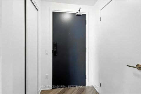 Photo 1 at 722 - 405 Dundas Street W, GO Glenorchy, Oakville